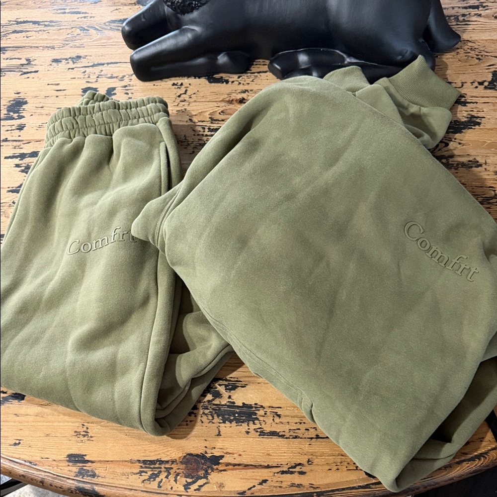Comfrt olive green size small set